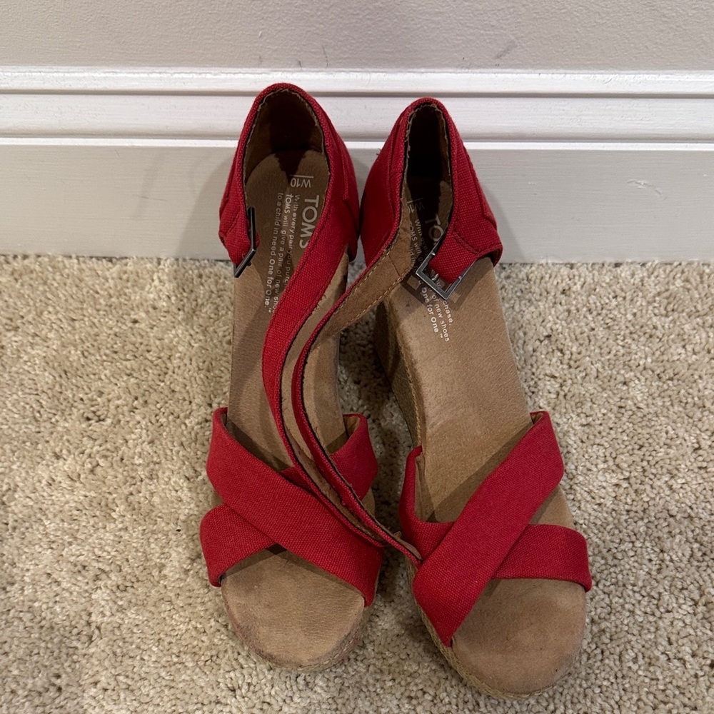 TOMS Women's Red Wedge Sandals